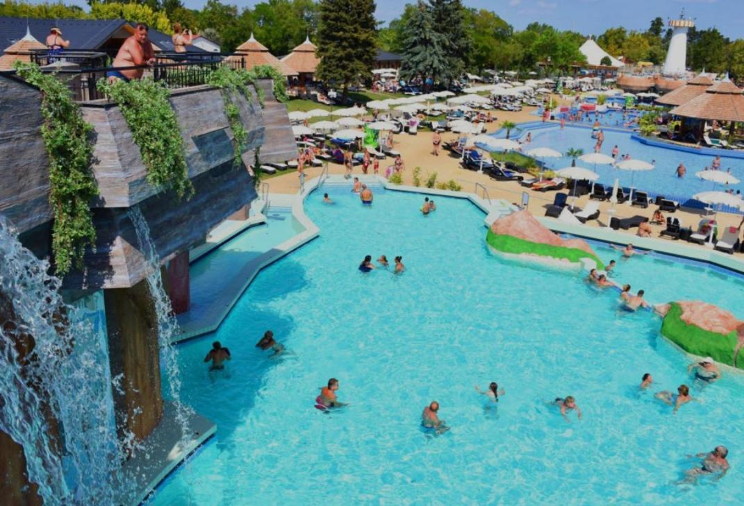 Beach Deluxe Apartman Hajdúszoboszló 外观 照片